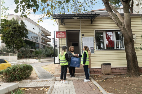 İzmir Büyükşehir Belediyesi’den Muhtarlar Günü hediyesi