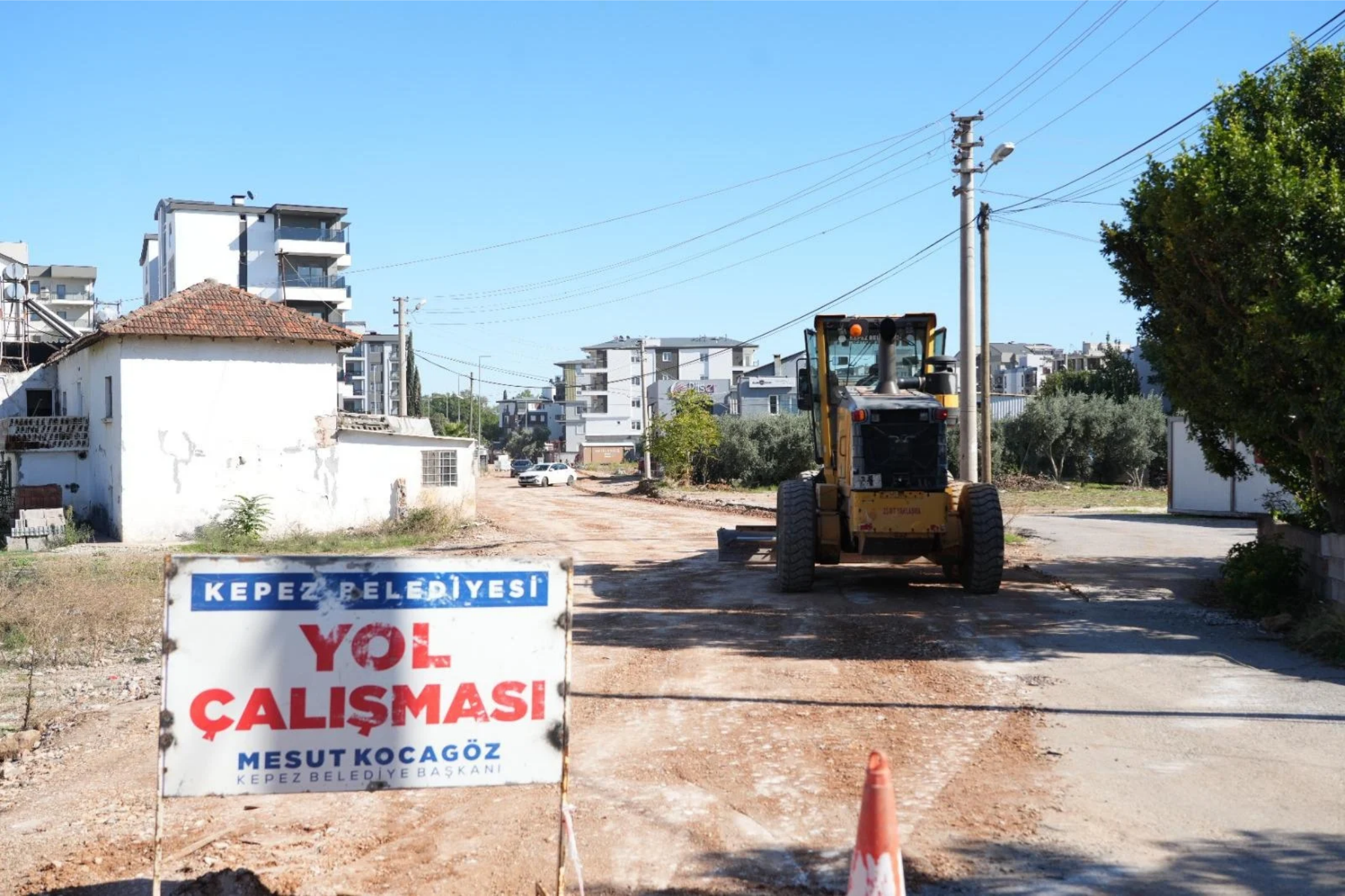 Kepez’de bozulan yollar yenileniyor
