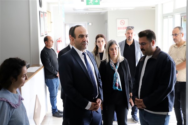 Şanlıurfa İl Sağlık Müdürü Berk, Viranşehir’deki sağlık tesislerini ziyaret etti